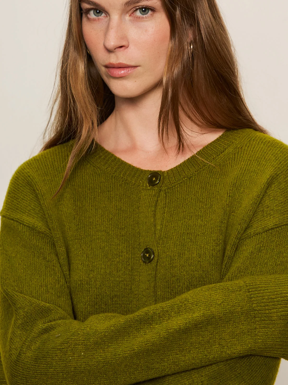 Must-Have Cardi Martini Olive Thermal Regulation Fabric