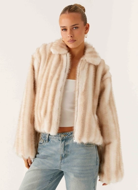 Naylor Faux Fur Jacket - Blonde casual outing