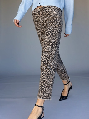 Tencel Lyocell Fiber AirflowVents Cadence 90's Straight Crop Jean French Kitty