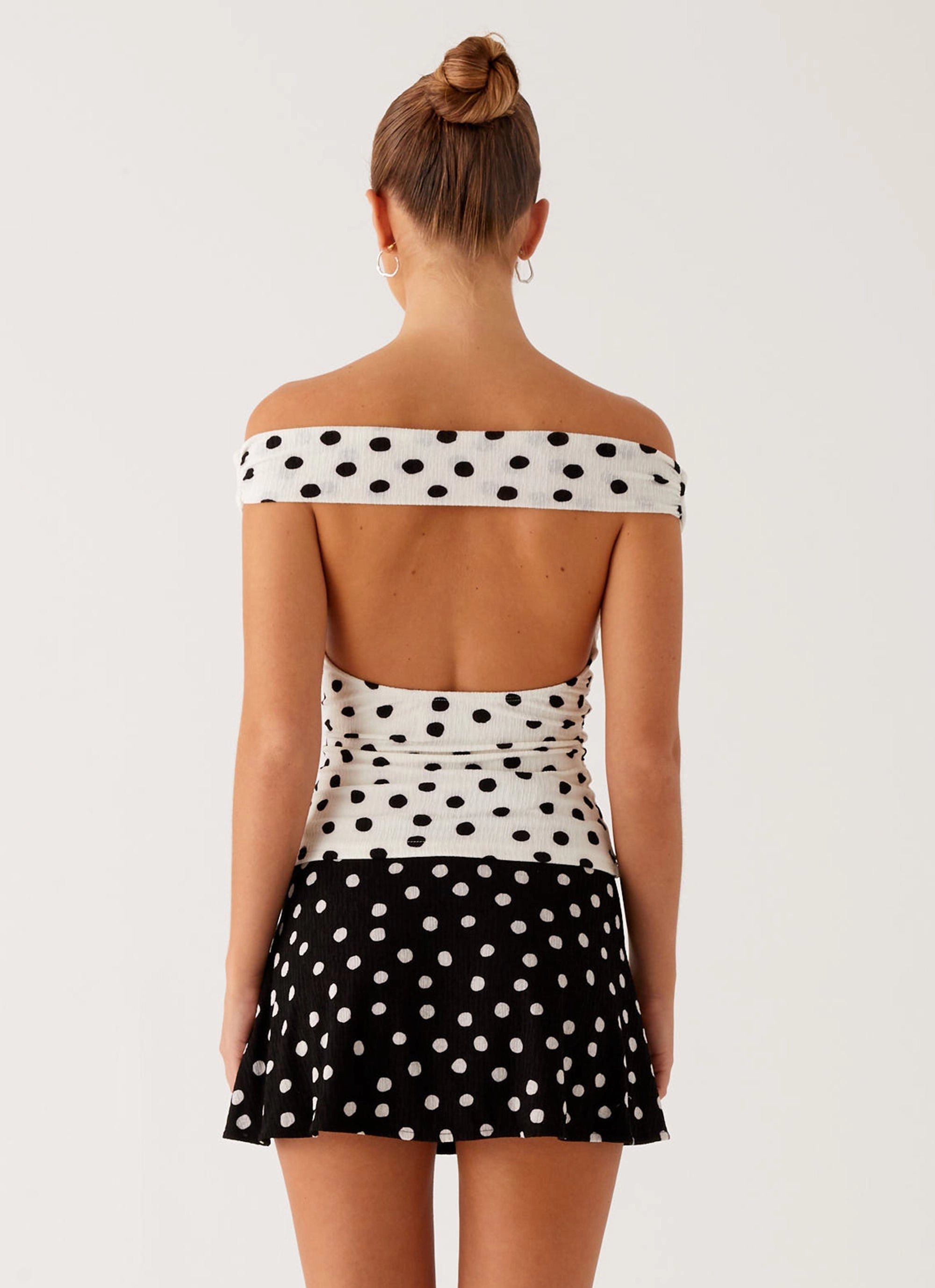 Thermal Regulation Technology All Over Print Technique Rylie Top - White Polka Dot