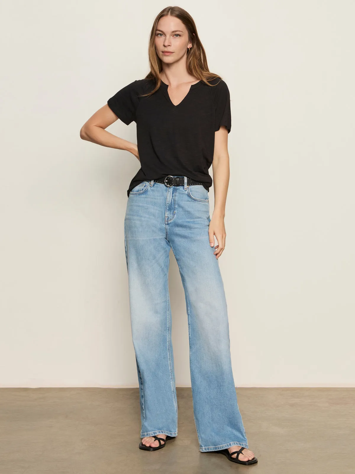 Notch Neck Tee Black Active Wear