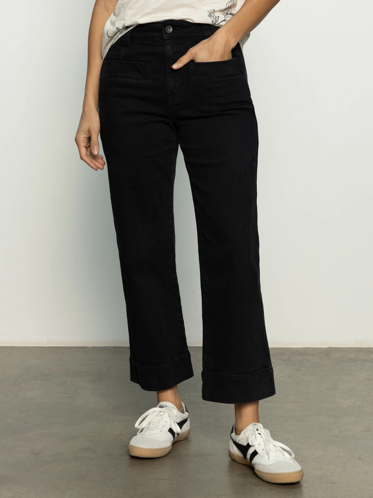ConvertibleCollar Voyage Standard High Rise Crop Pant Black