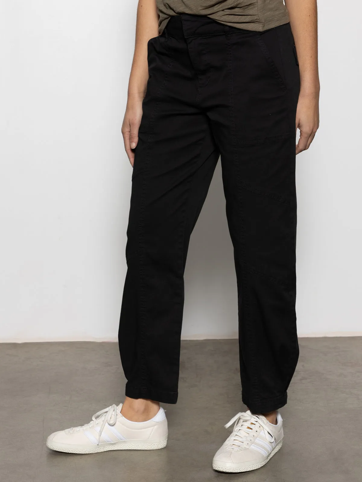 Sahara Tapered Standard Rise Pant Black AntiPillingFabric Relaxed Fit