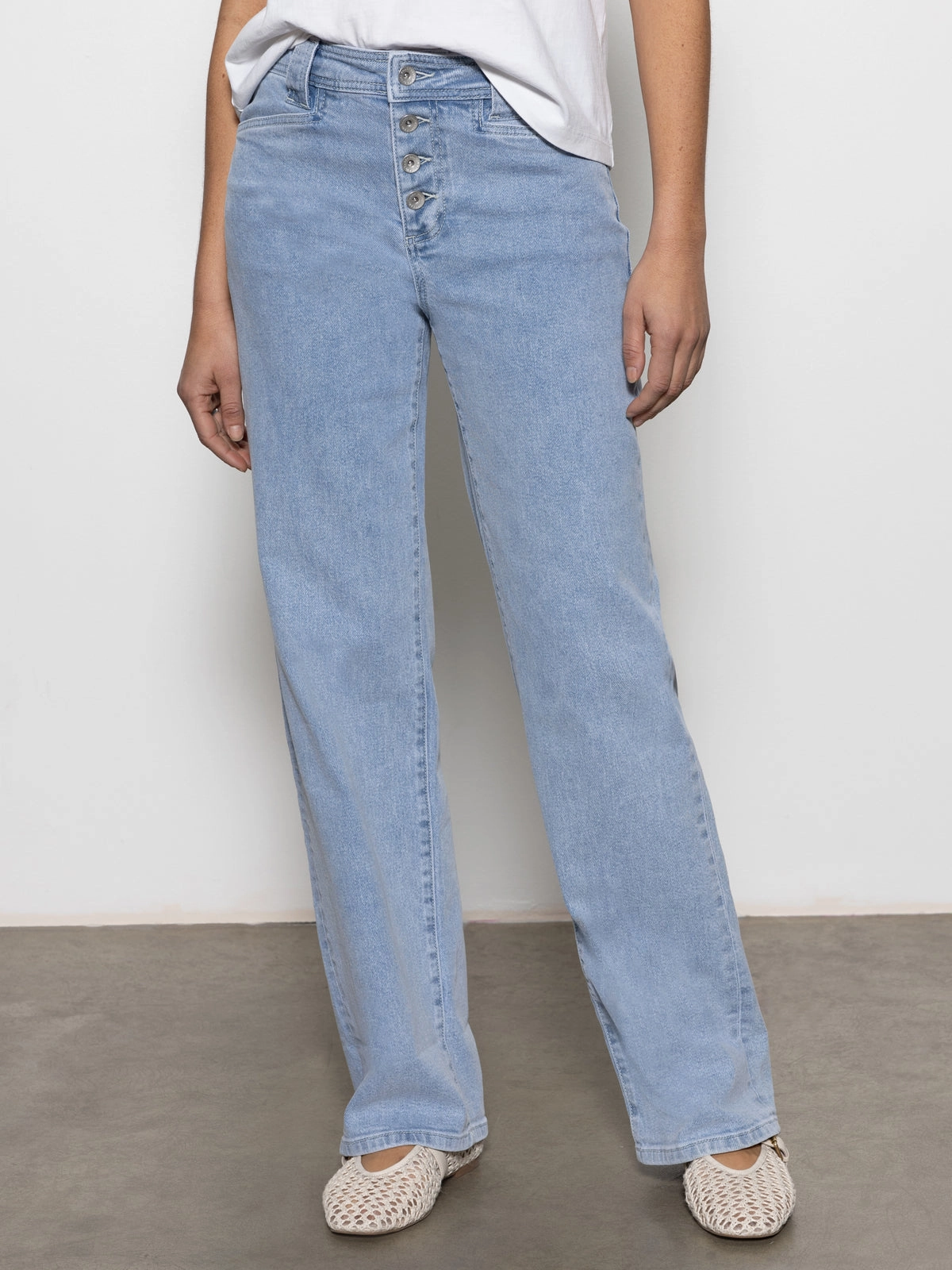 Luna Cuffed Standard Rise Jeans Blue Moonlight RecycledPolyesterBlend RibbedTexture