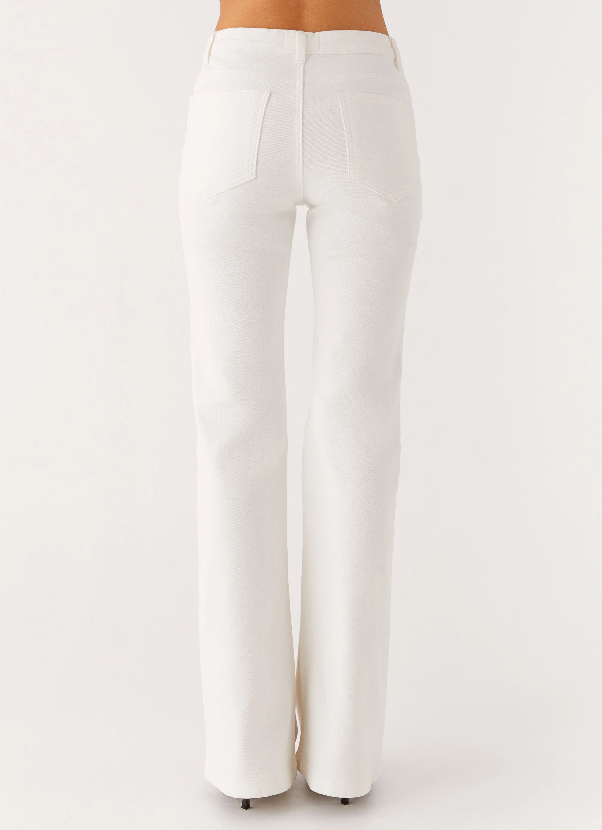 Aldo Bootleg Jeans - White Neutral Vibrant Chill Outfit