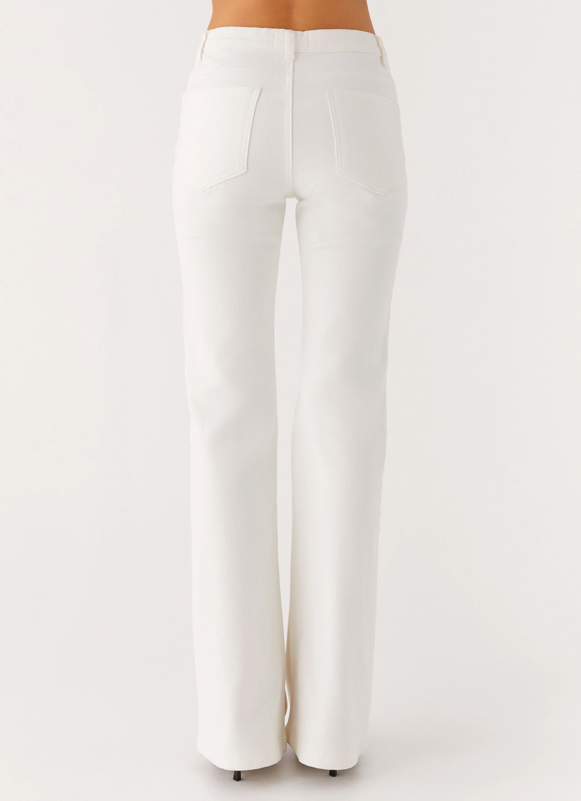 Durable Athlete Fit Travel Outfit Aldo Bootleg Jeans - White