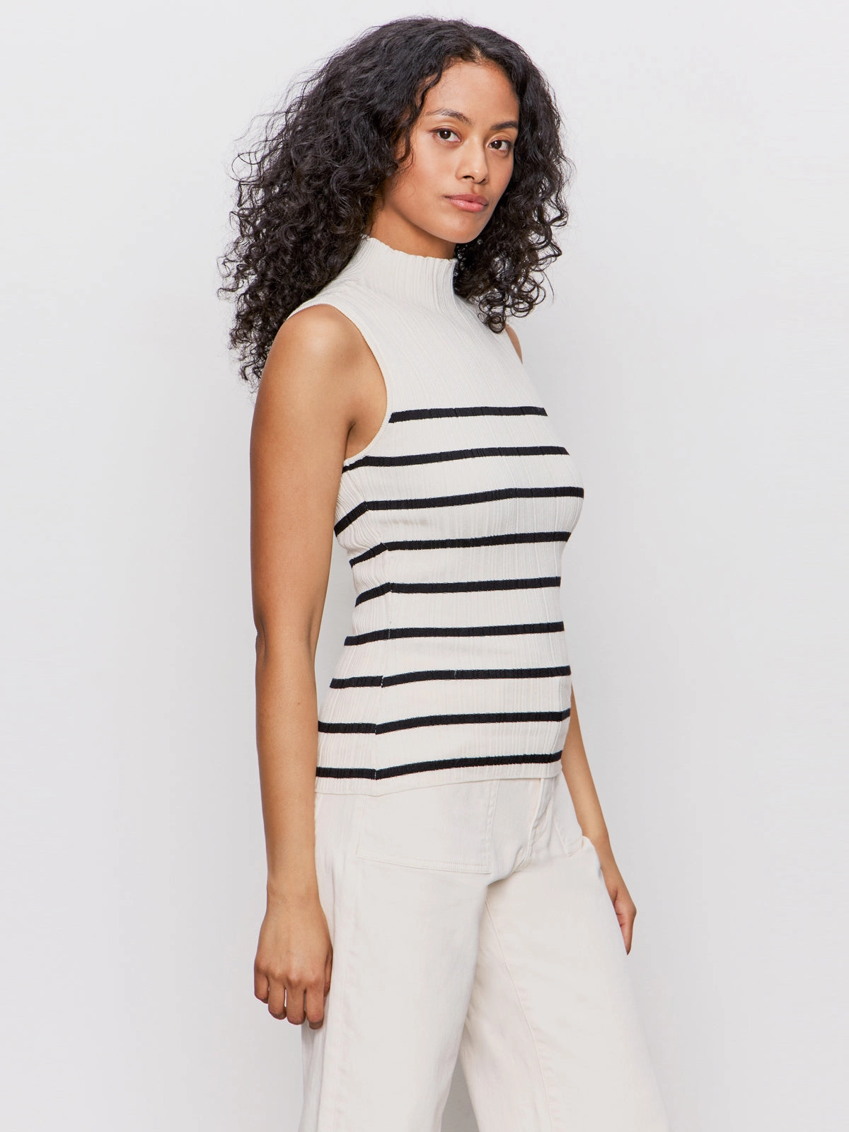 Ribbed Funnel Neck Top Light Oat/Black AntiPill Finish