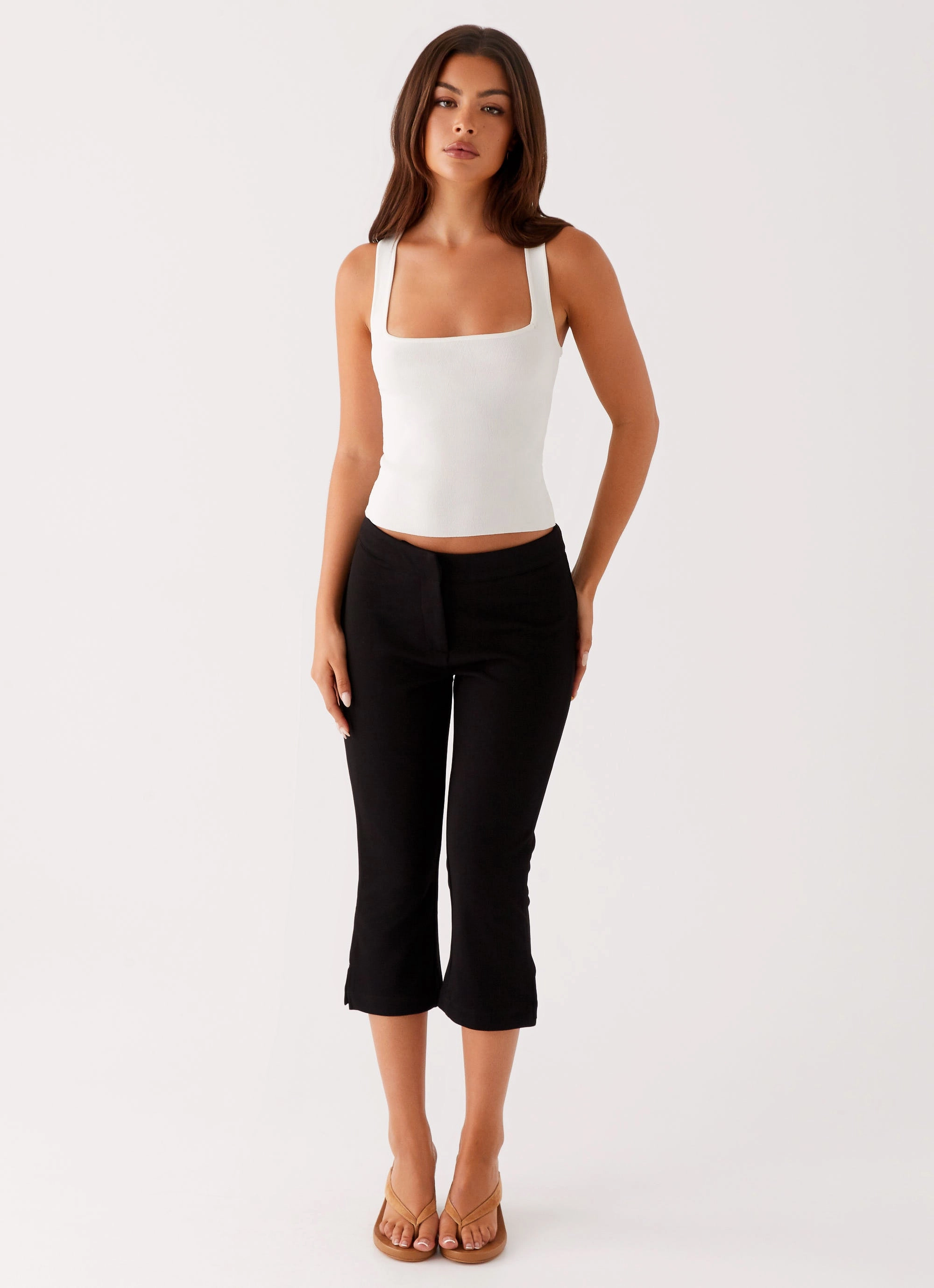 Casual Layering Flexible Knees Rue Capri Pants - Black