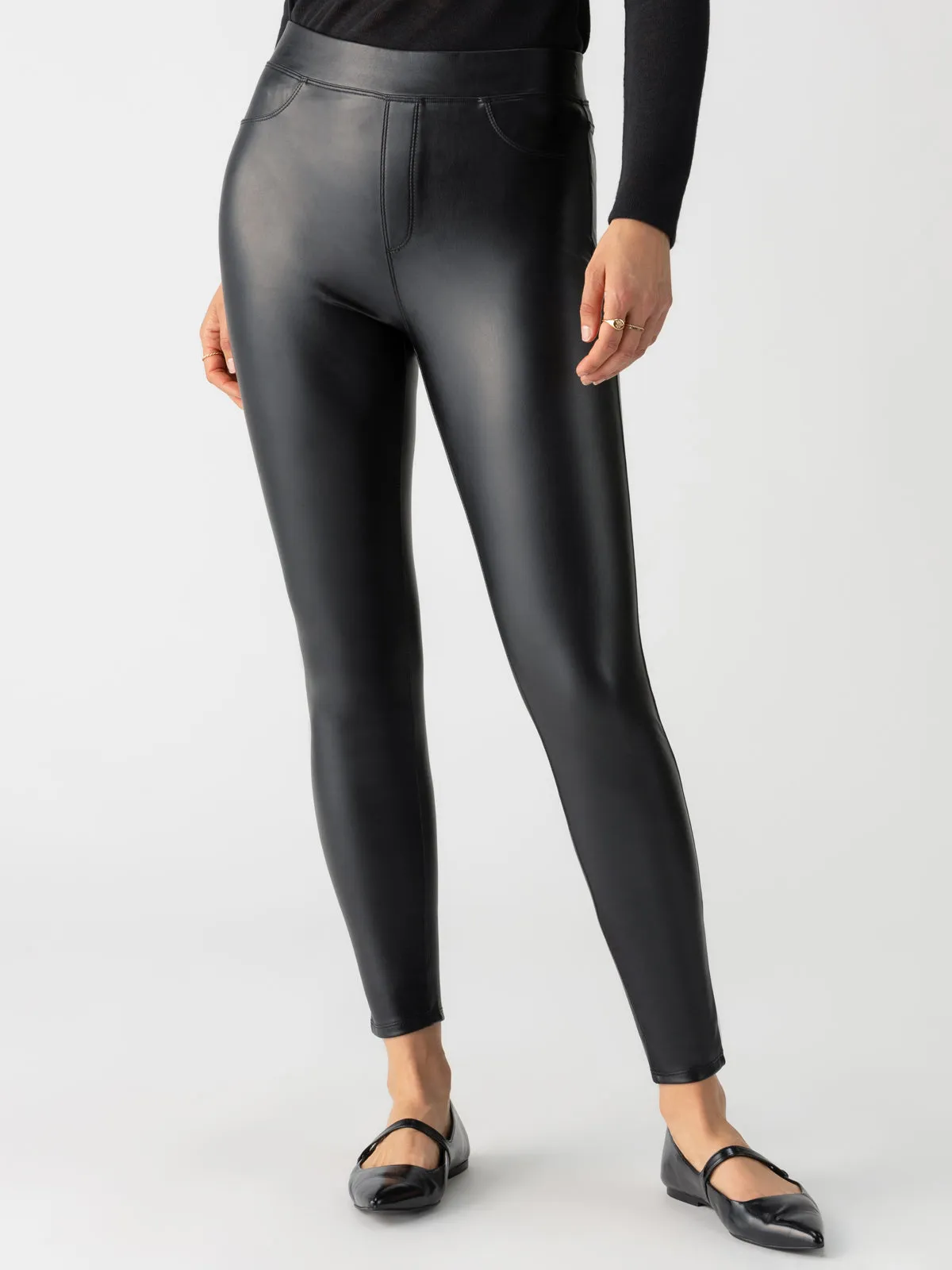 Runway Semi High Rise Legging Slick Black HeatRegulatingLining