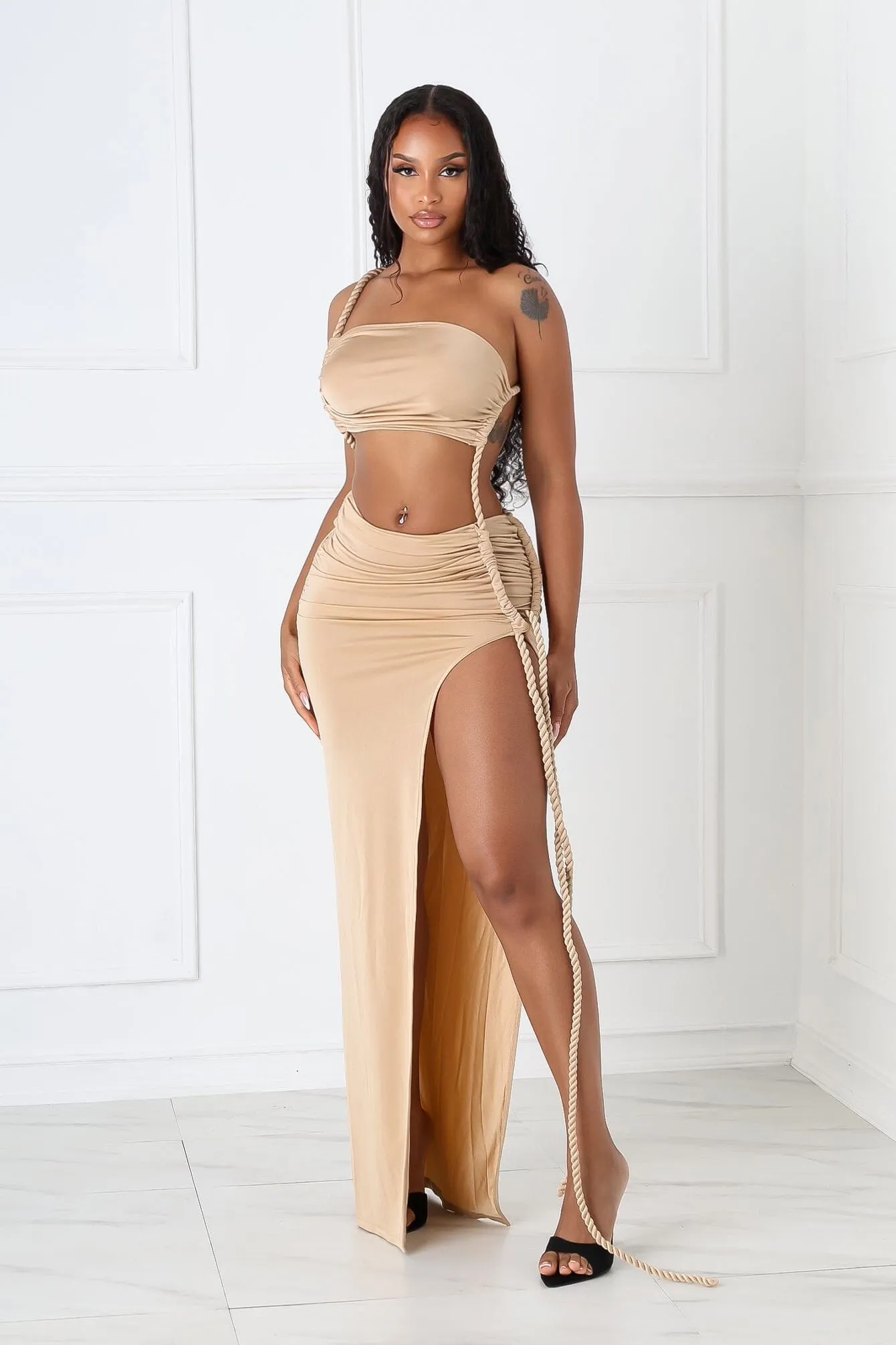 Fine Texture Office Shape Santorini Twist Cutout Maxi Dress