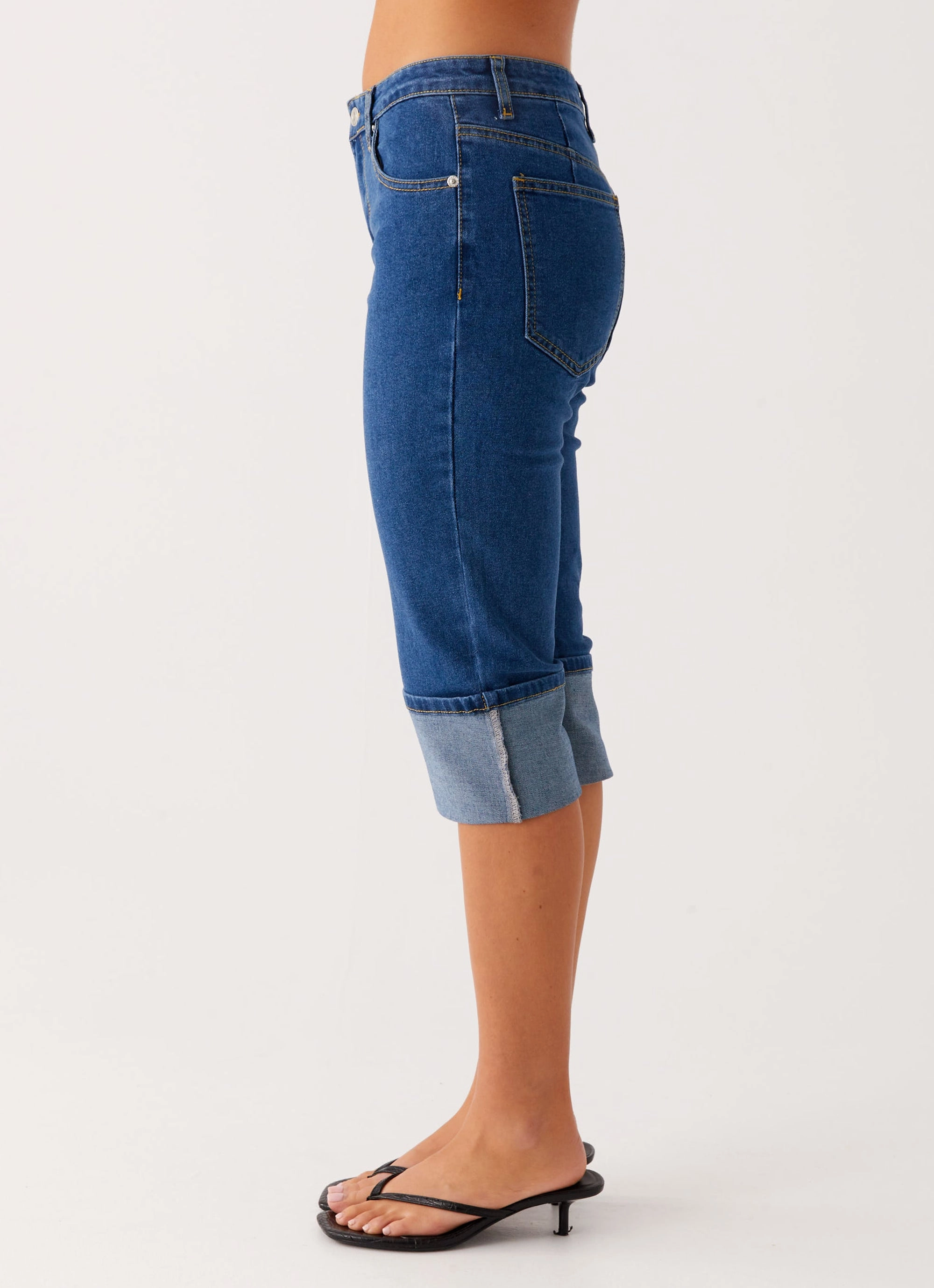 Saylor Denim Capri Jeans - Indigo Outfit Ease