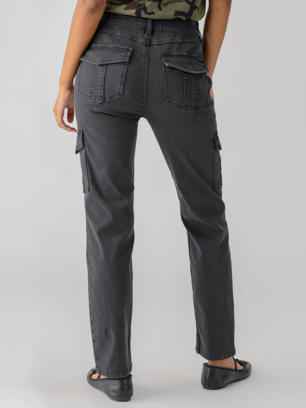 Wardrobe Essential Sculpted Hayden Cargo Standard Rise Pant Black