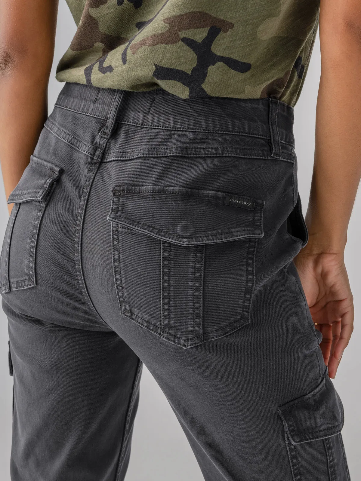 Abrasion Proof Reinforcements Flatlock Seams Sculpted Hayden Cargo Standard Rise Pant Black