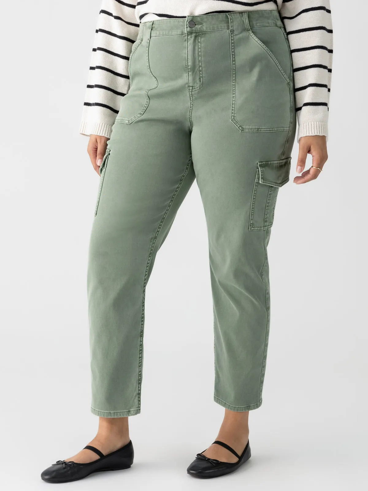 NonBindingWaistline Stay Flexible Sculpted Hayden Cargo Standard Rise Pant Dark Spruce Extended Sizing