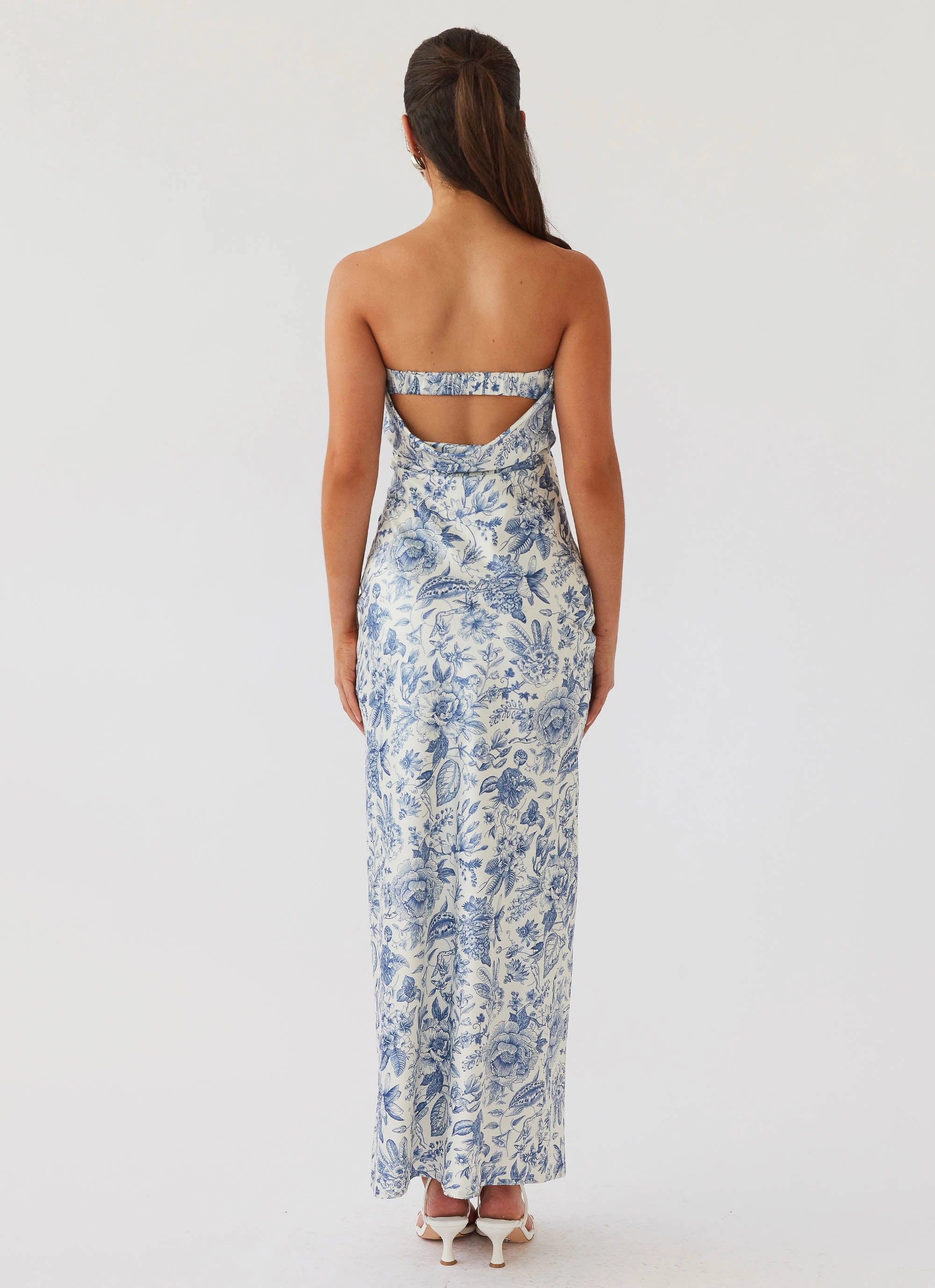 Summer Lover Maxi Dress - Blue Paisley Elegant Charm Walkable Flow