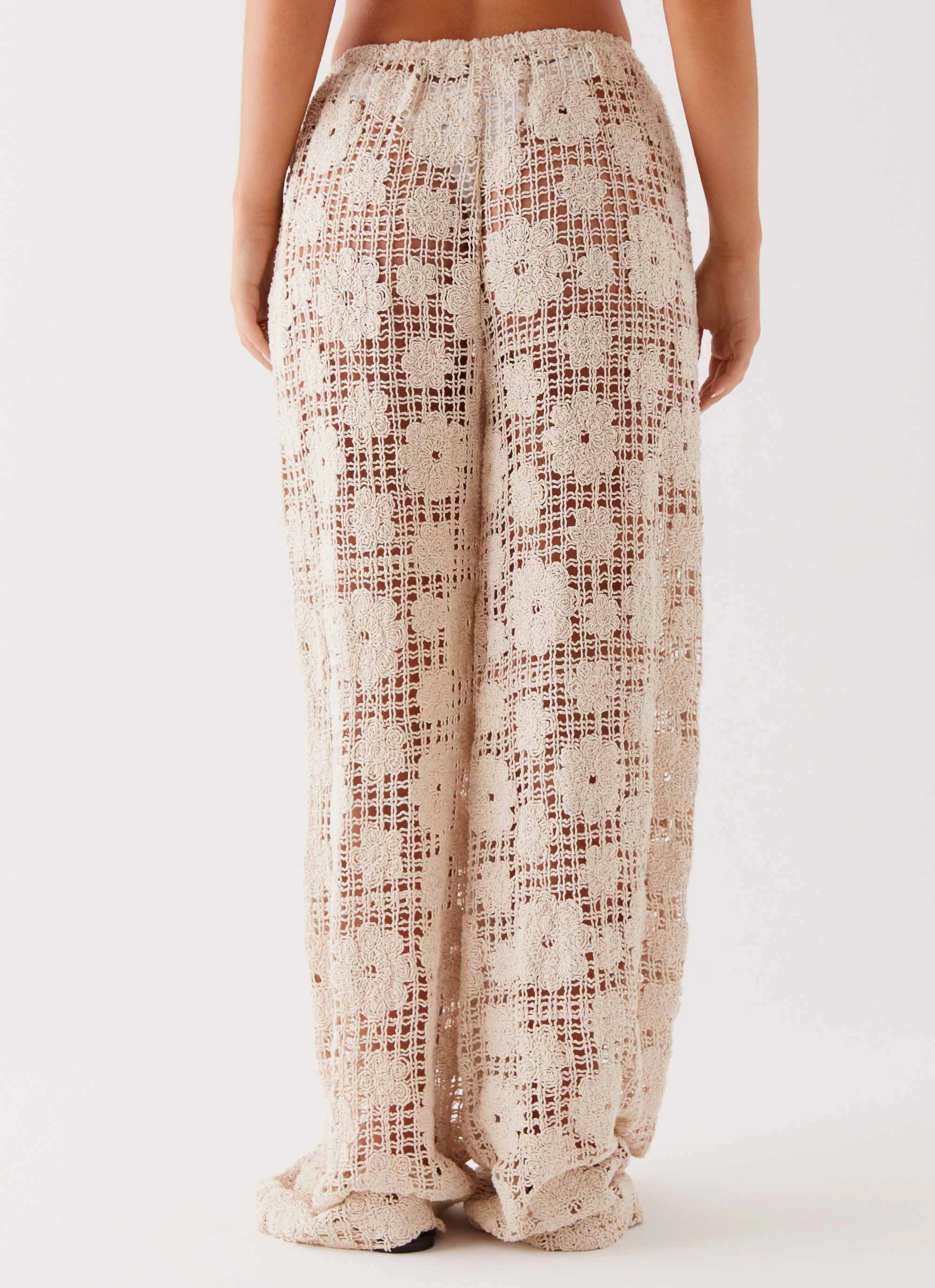 Shell Beach Crochet Pants - Ivory Chic Look