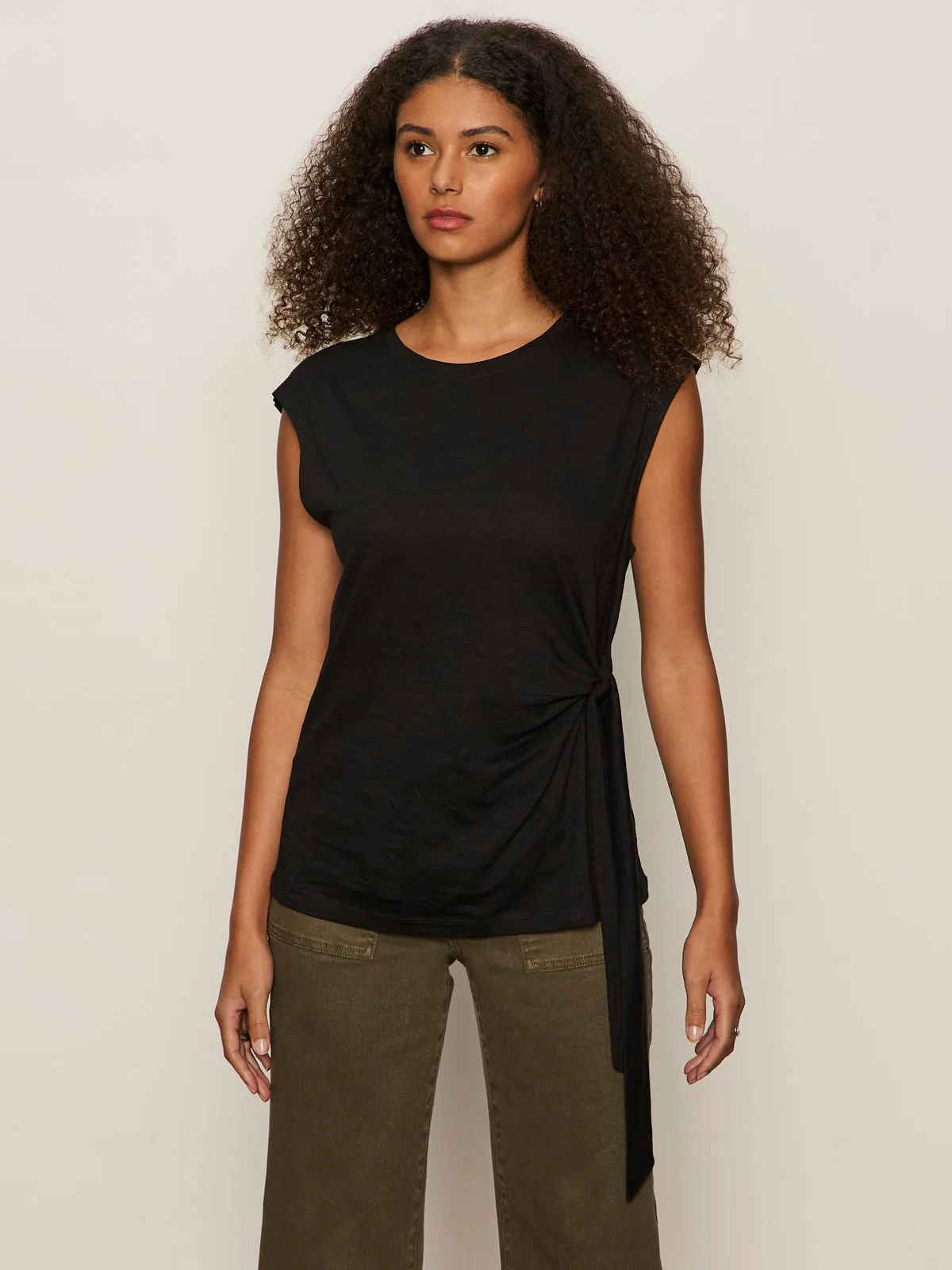 Sporty T-shirt CushionedSupport Side Tie Muscle Tee Black
