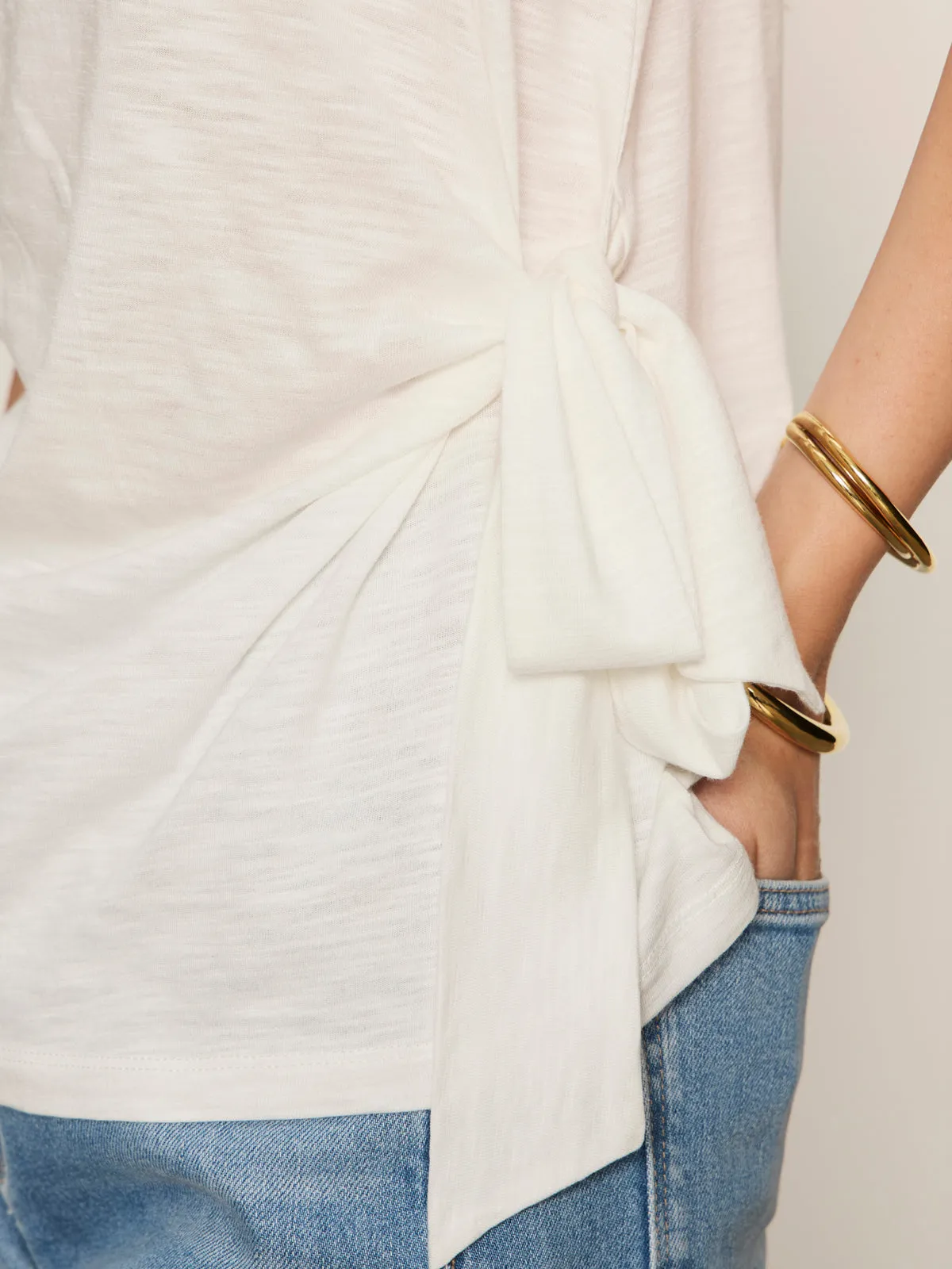 Side Tie Muscle Tee White Sporty Design