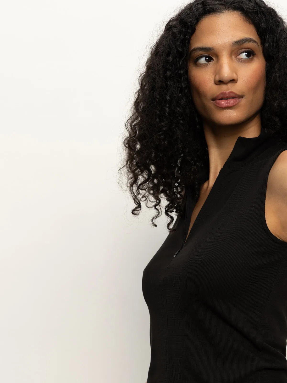 Flatlock Seam Technique Non Slip Shoulder Seams Sleeveless Zip Mock Top Black