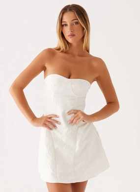 Blogger Favorite elastic waistband So Stylish Mini Dress - White