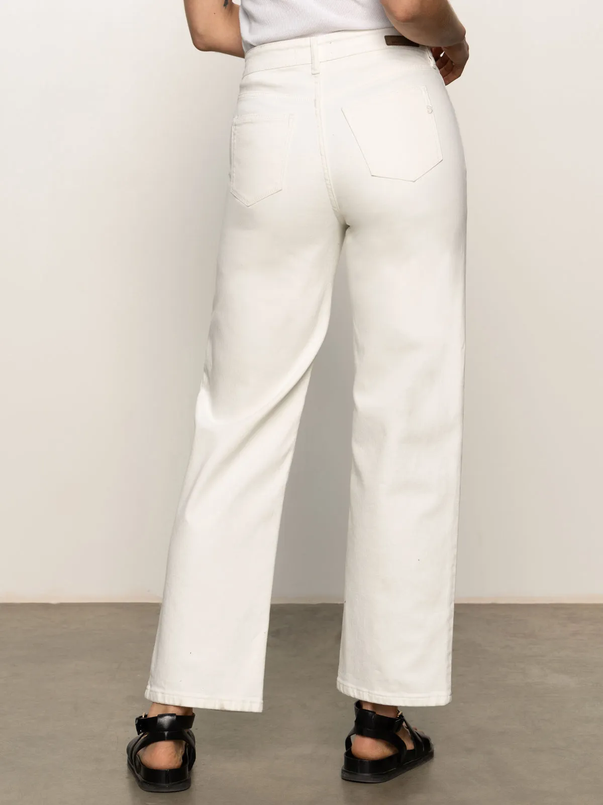 Soleil 90's Straight High Rise Jeans White Comfy Vibes