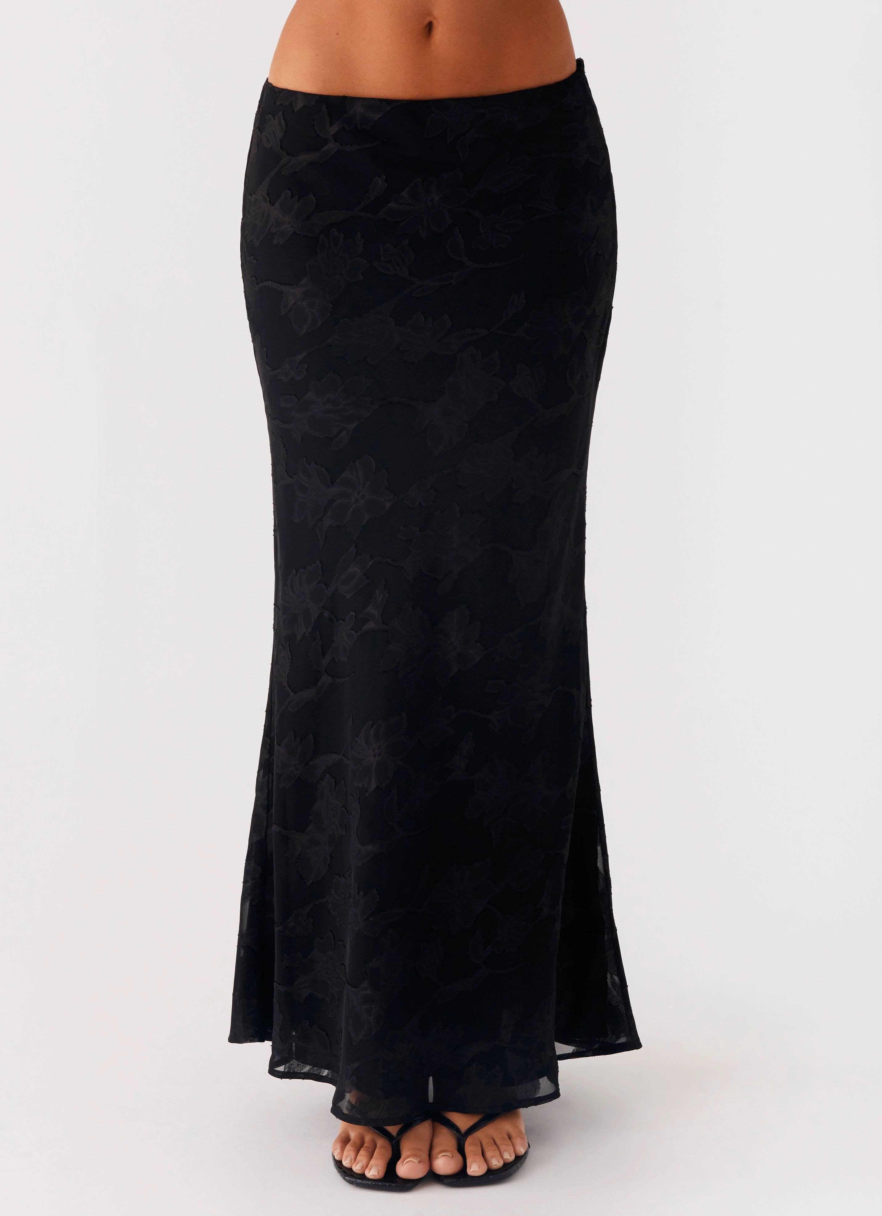 Fashion-Forward Twill Weave Texture Starlit Maxi Skirt - Black