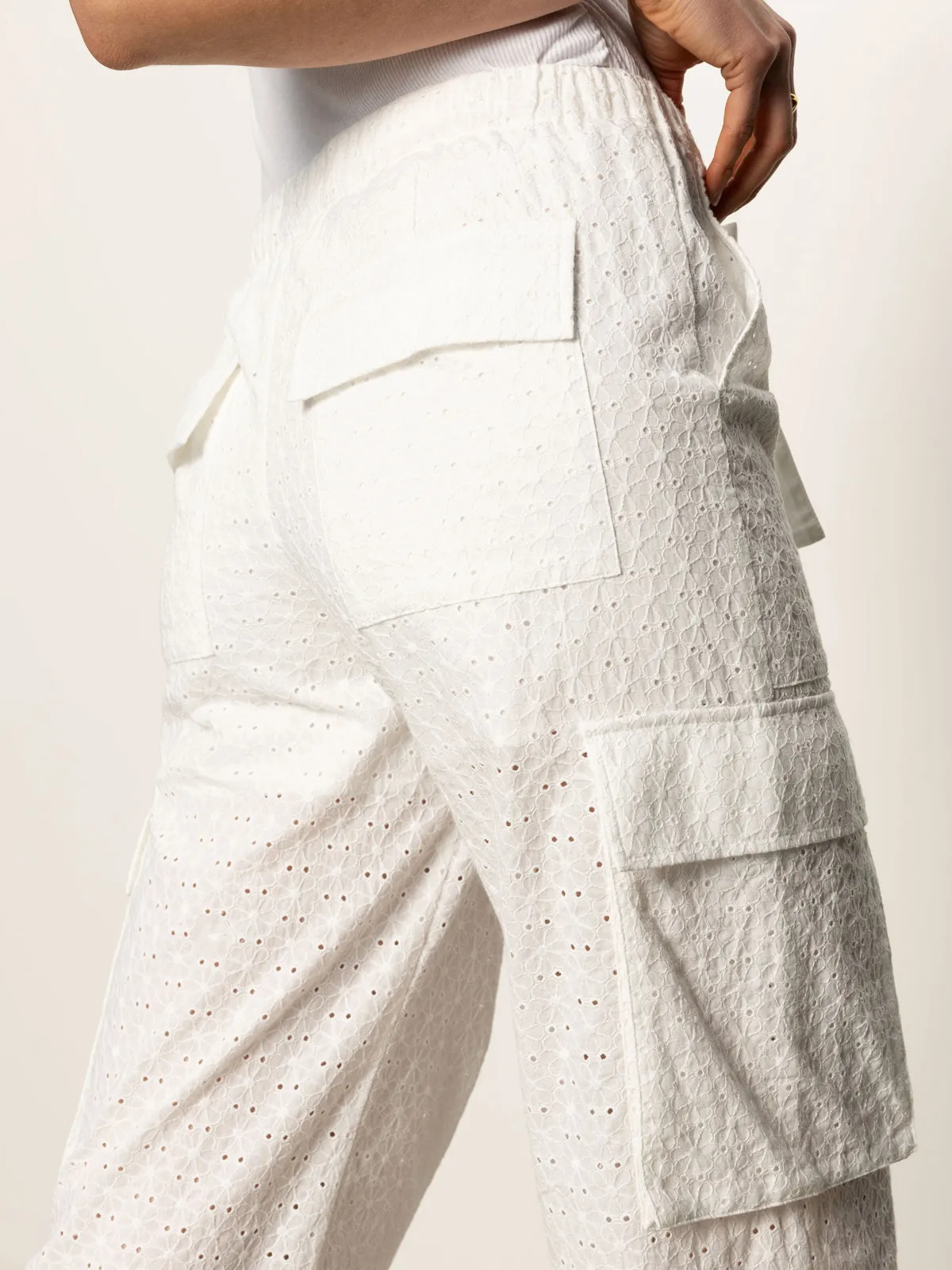 Free Time Eyelet Semi High Rise Pant Bleached White Anti Odor Technology Universal Fit System