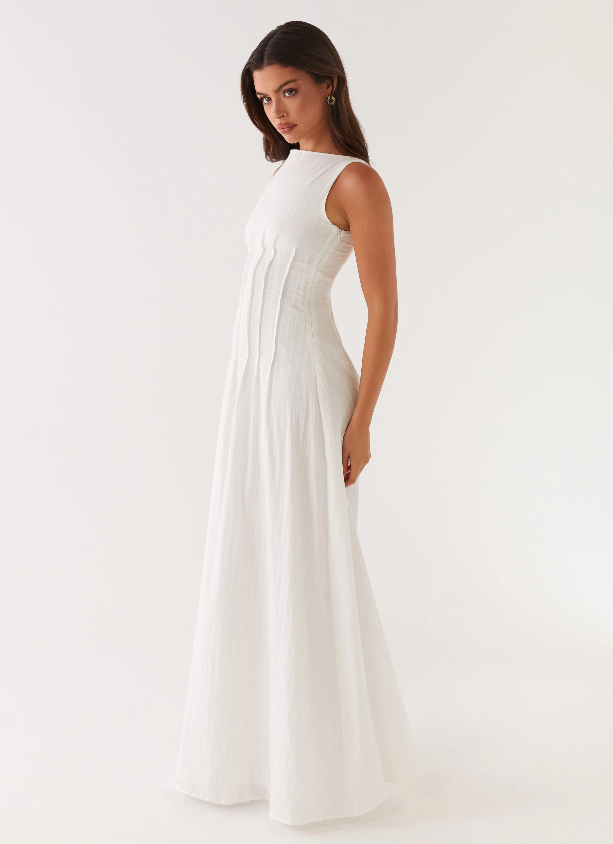 Maloney Maxi Dress - White Flattering Shape Look Pleated-Texture