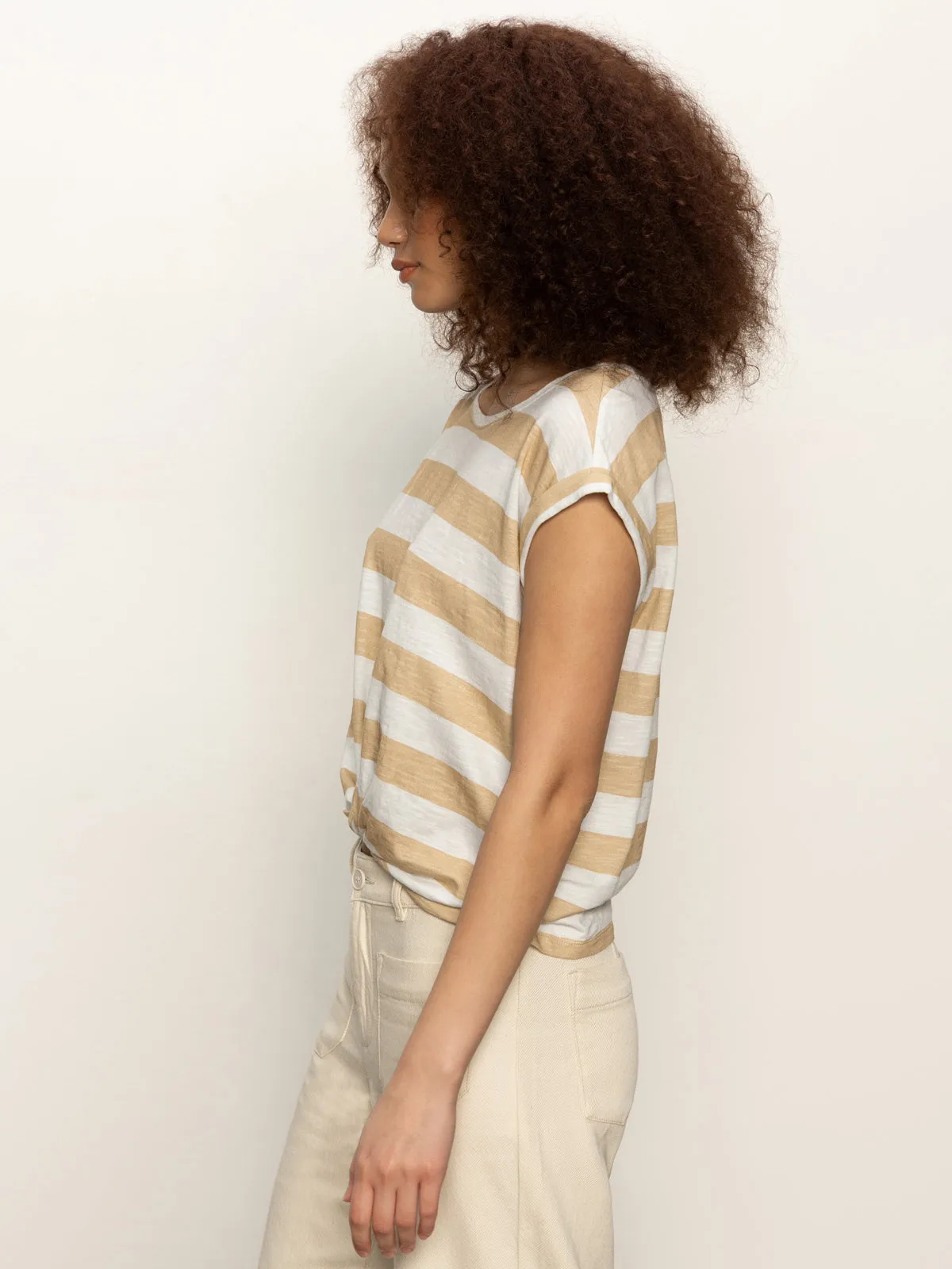 Knotted Muscle Tee White Sandstone Stripe SeamlessSidePanels Quick Dry Tech