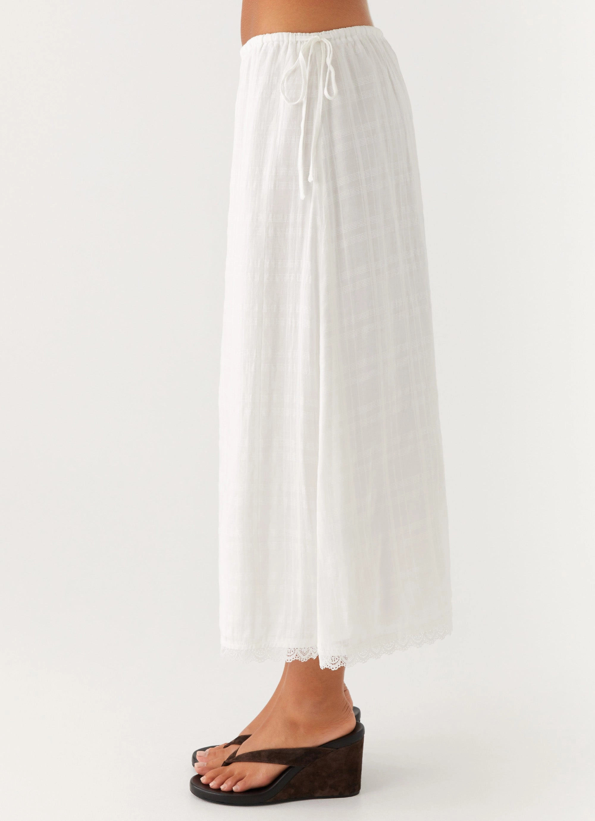 Sweet Lullaby Midi Skirt - White Non Irritating Edges
