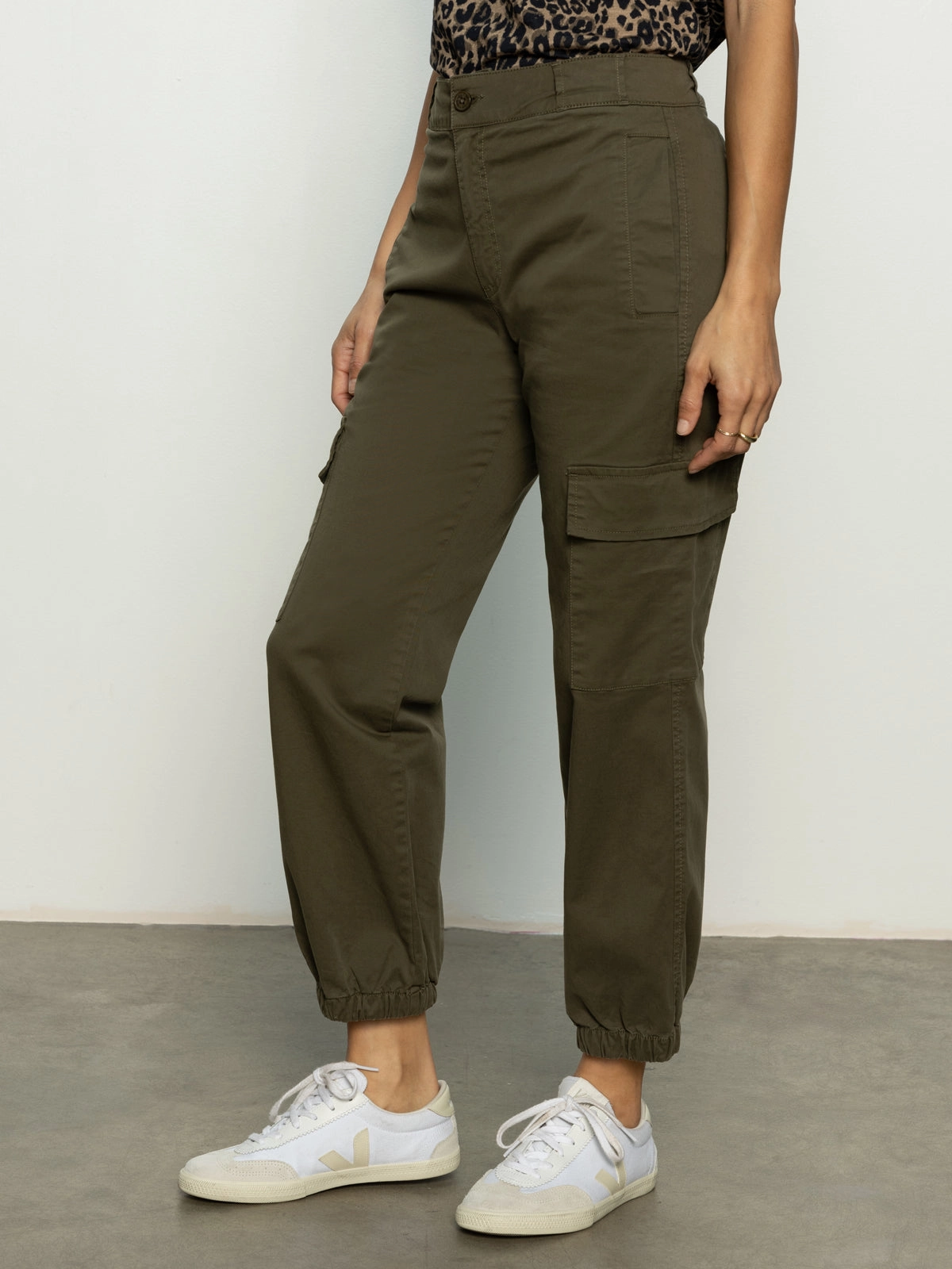 FourWayStretch Take Over Jogger Mid-Rise Pant Kalamata