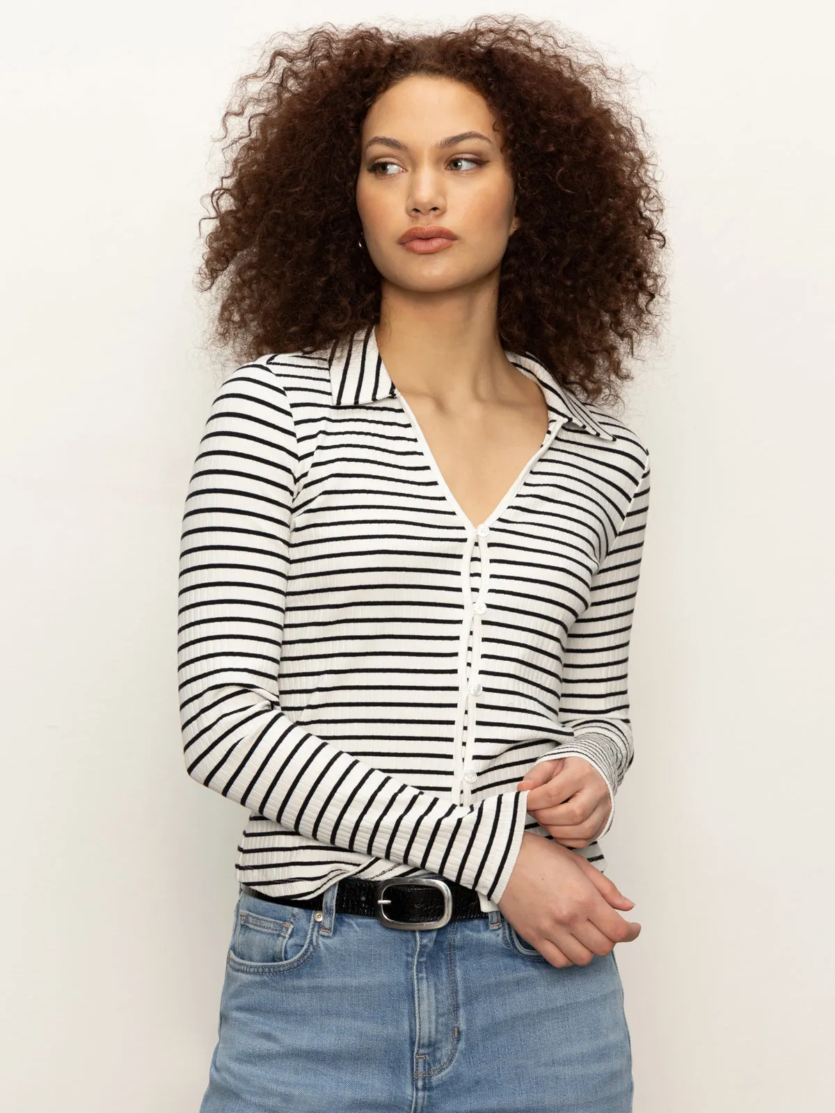 Comfort Cushion Neckline Hydrophobic Threadwork Daydreamer Knit Shirt Chalk / Black Stripe