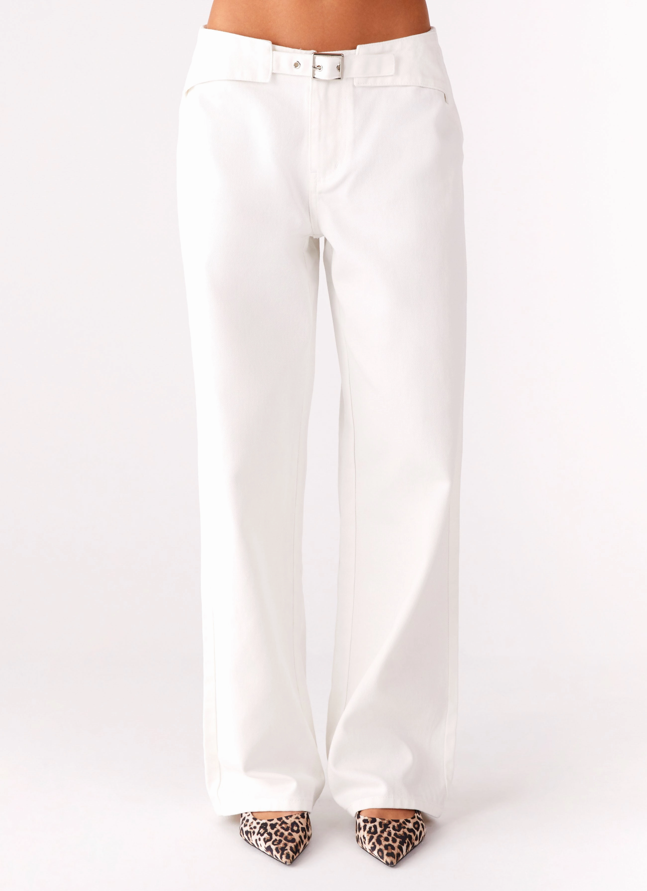 Seasonal piece Stone Wash Finish Texas Low Rise Jeans - White