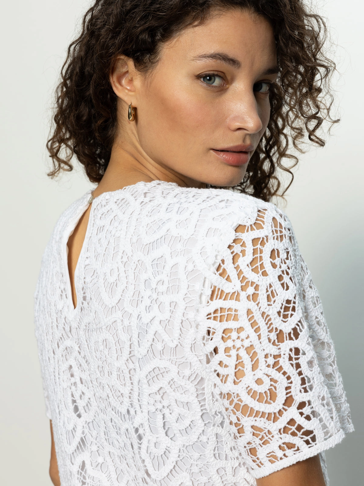 The Wanderer Lace Dress White Sustainable Production Methods