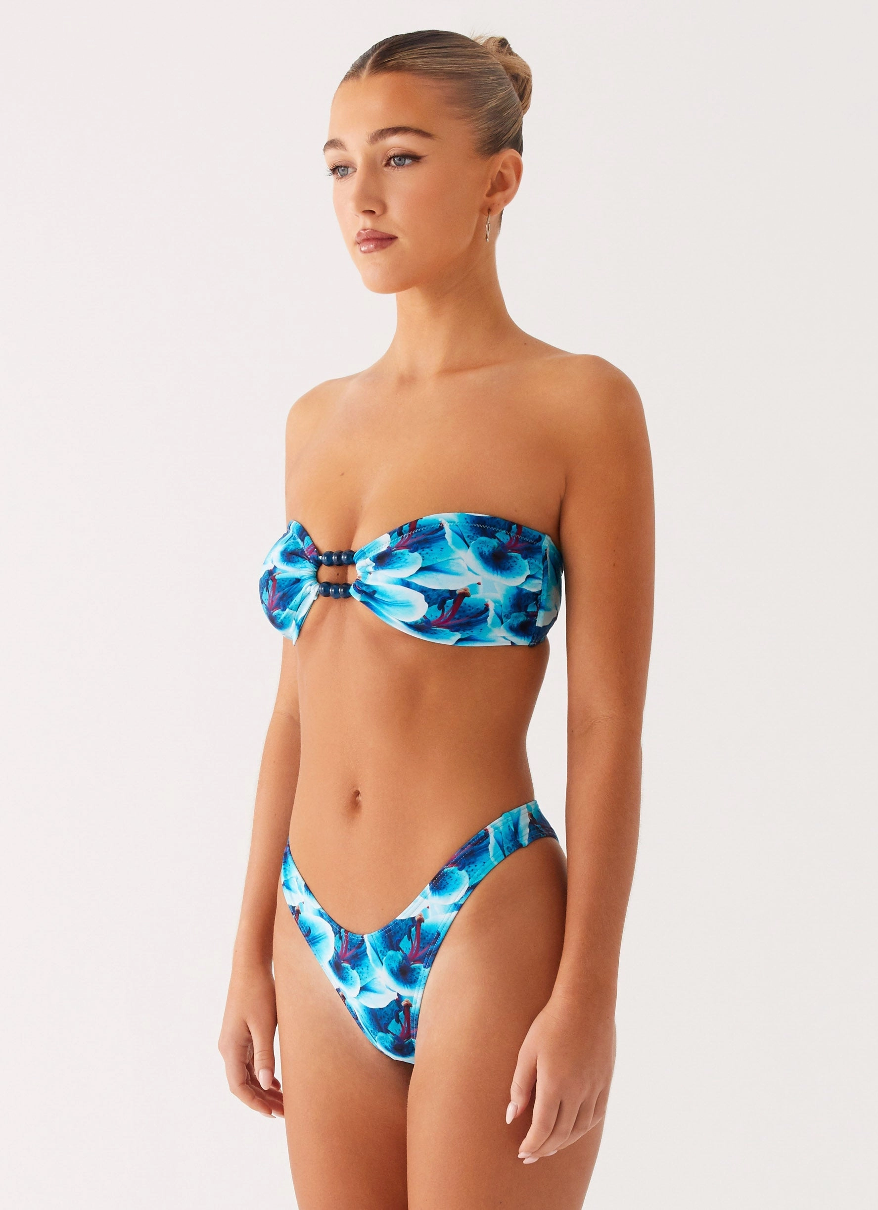Statement Piece Beach Bound Strapless Bikini Top - Turquoise Floral