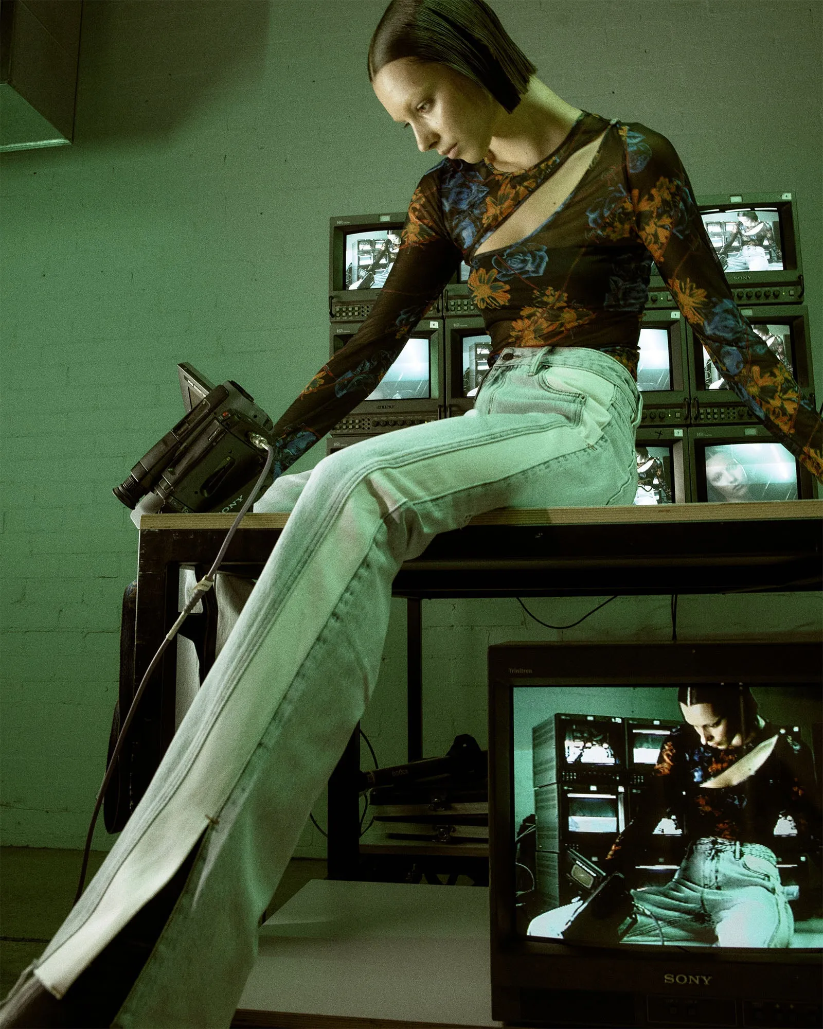 Oversized Fit TRANSFER LS TOP CYBERFLORA Vented Back Design