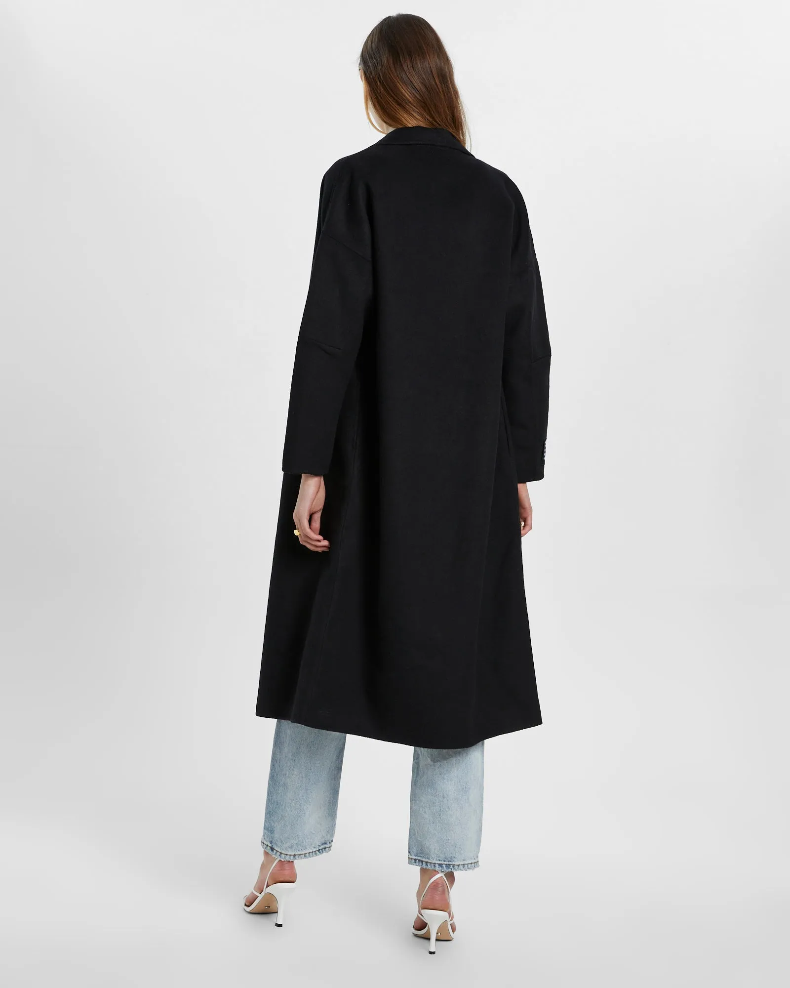 KAMILLE COAT BLACK suitable for talent shows