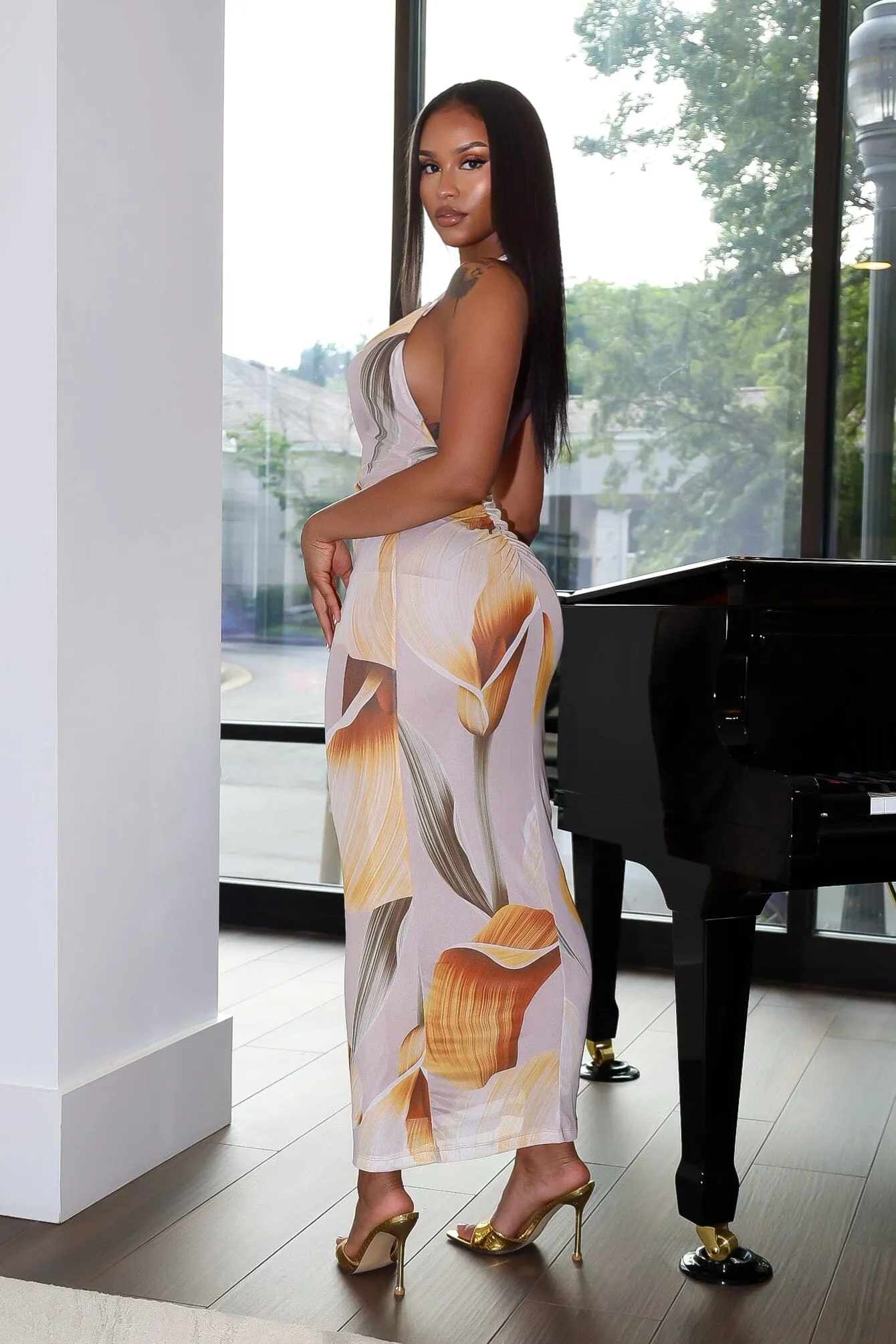 Soft and Relaxed Tulipfield Mesh Print Halter Maxi Dress