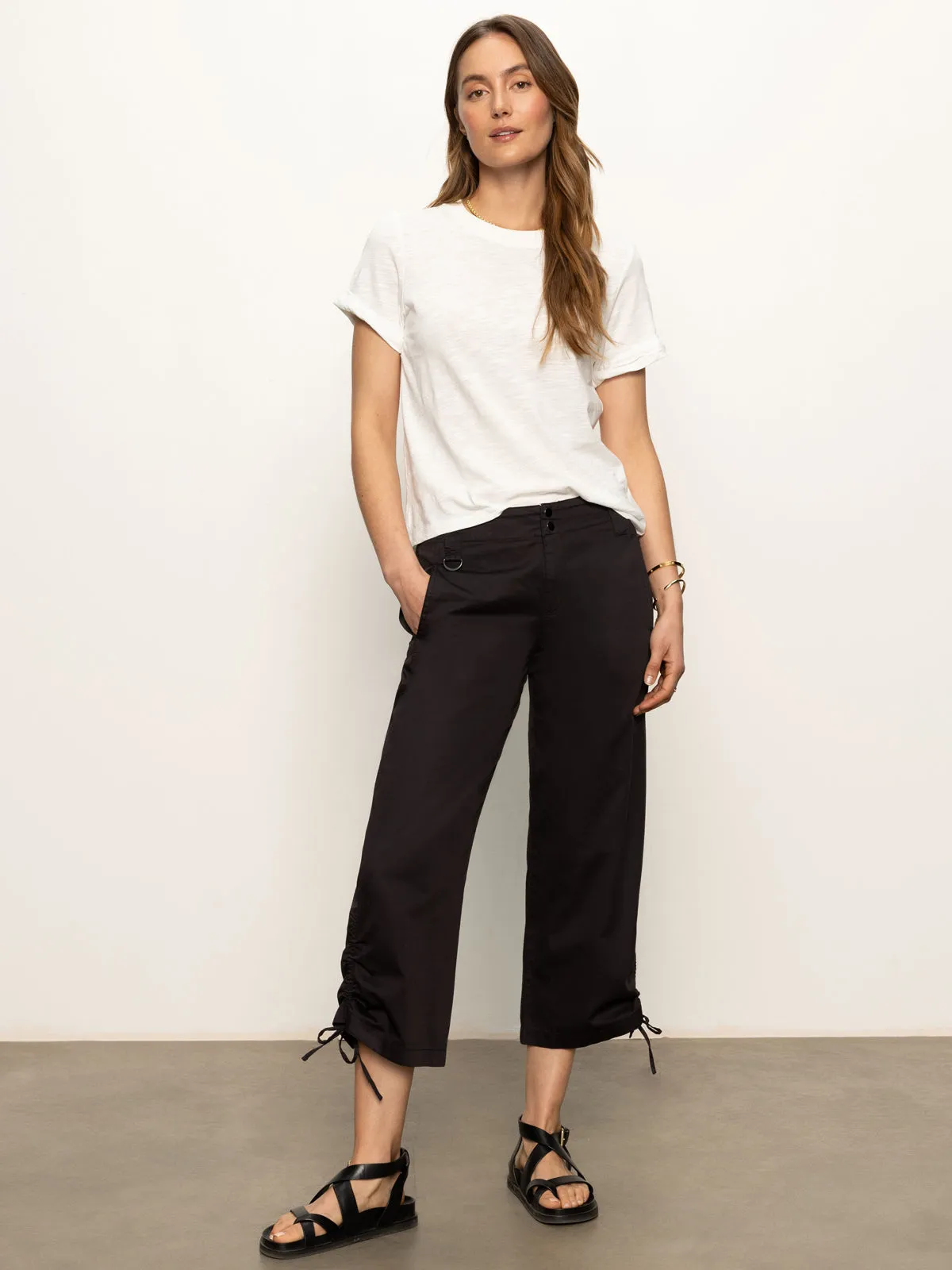 Tapered leg Utility High Rise Capri Pant Black