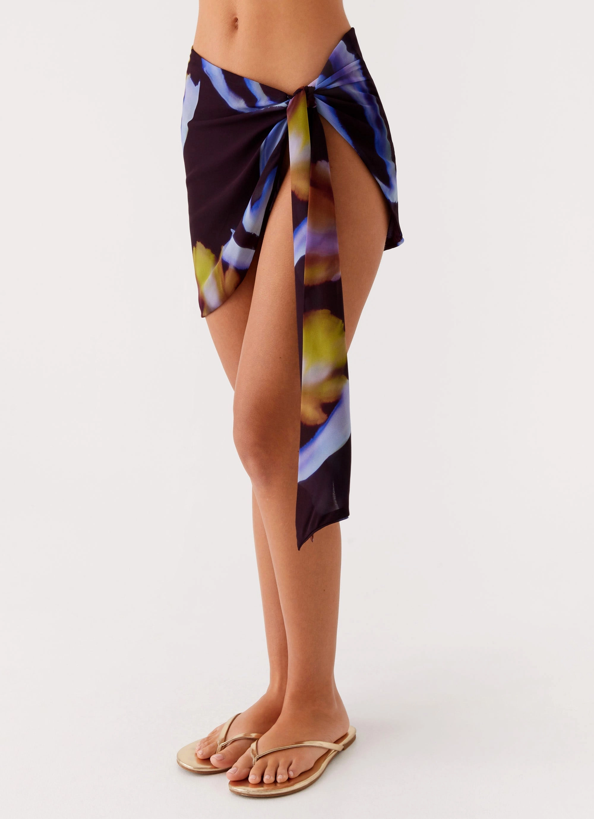 Outdoor Wear Golden Blaze Sarong - Dark Floral