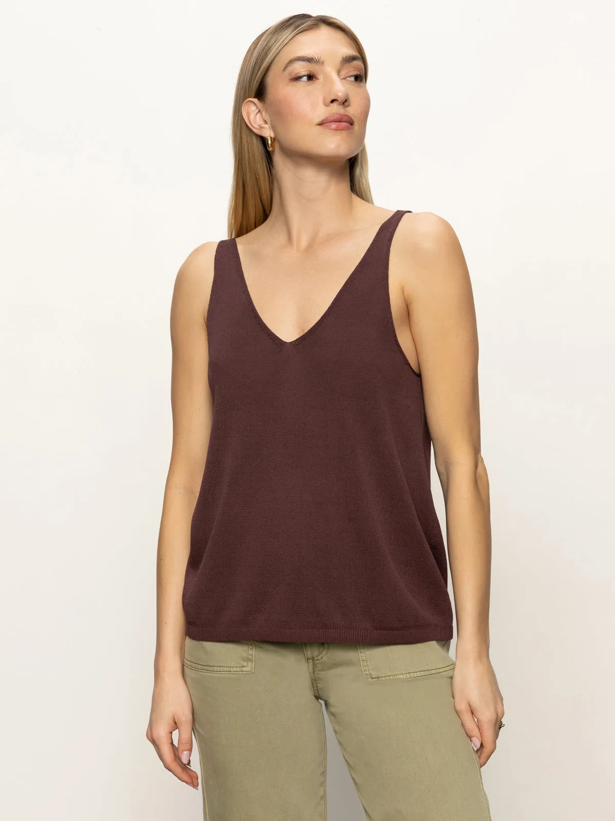 Trendy Look NonRestrictiveCut V-Neck Knitwear Tank Mesa