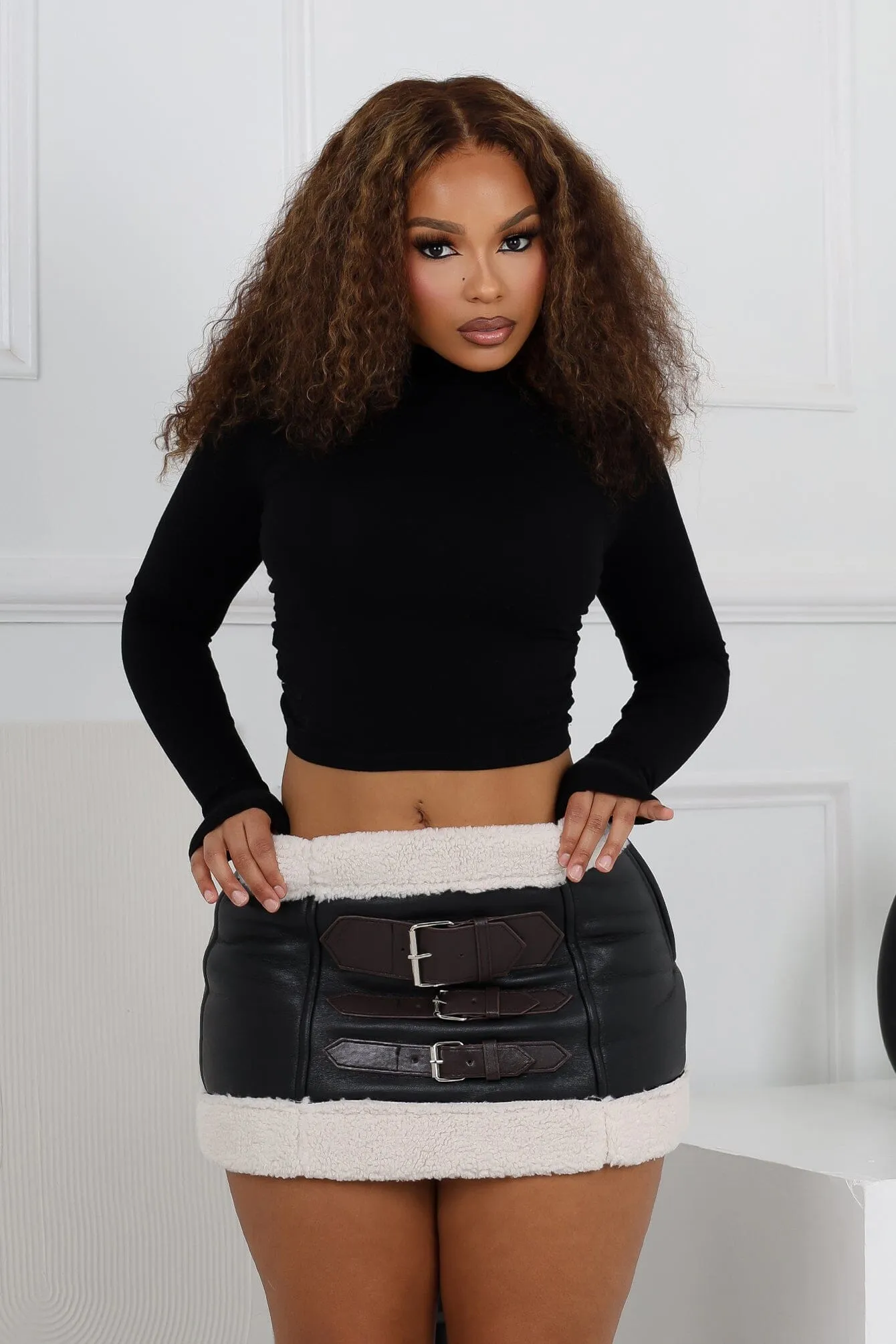 Circular Knit Technique StainResistantFinish Touching Moment Mock Neck Top