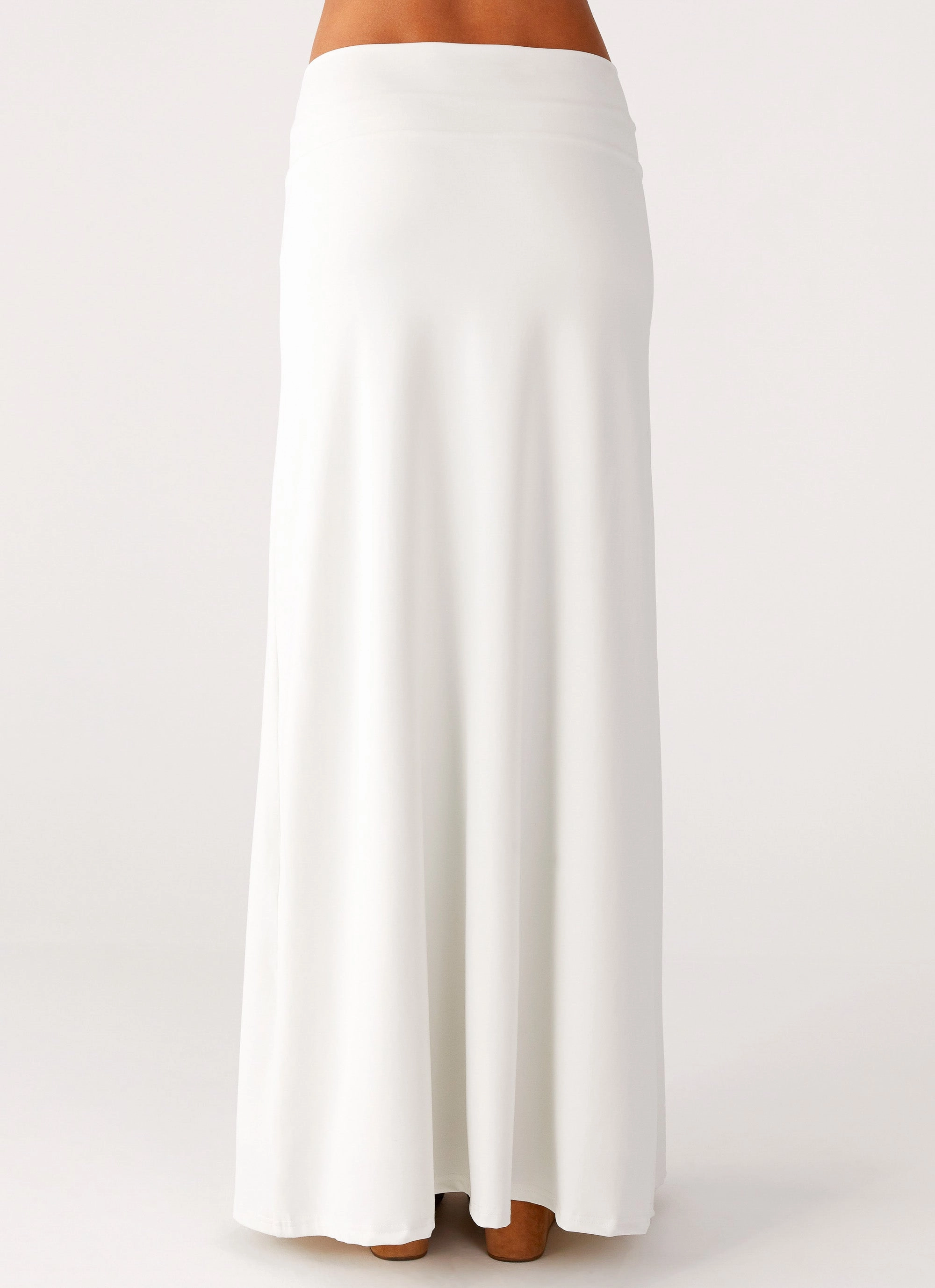 Functional Layer Sleek Style Shoreline Glow Maxi Skirt - Off White