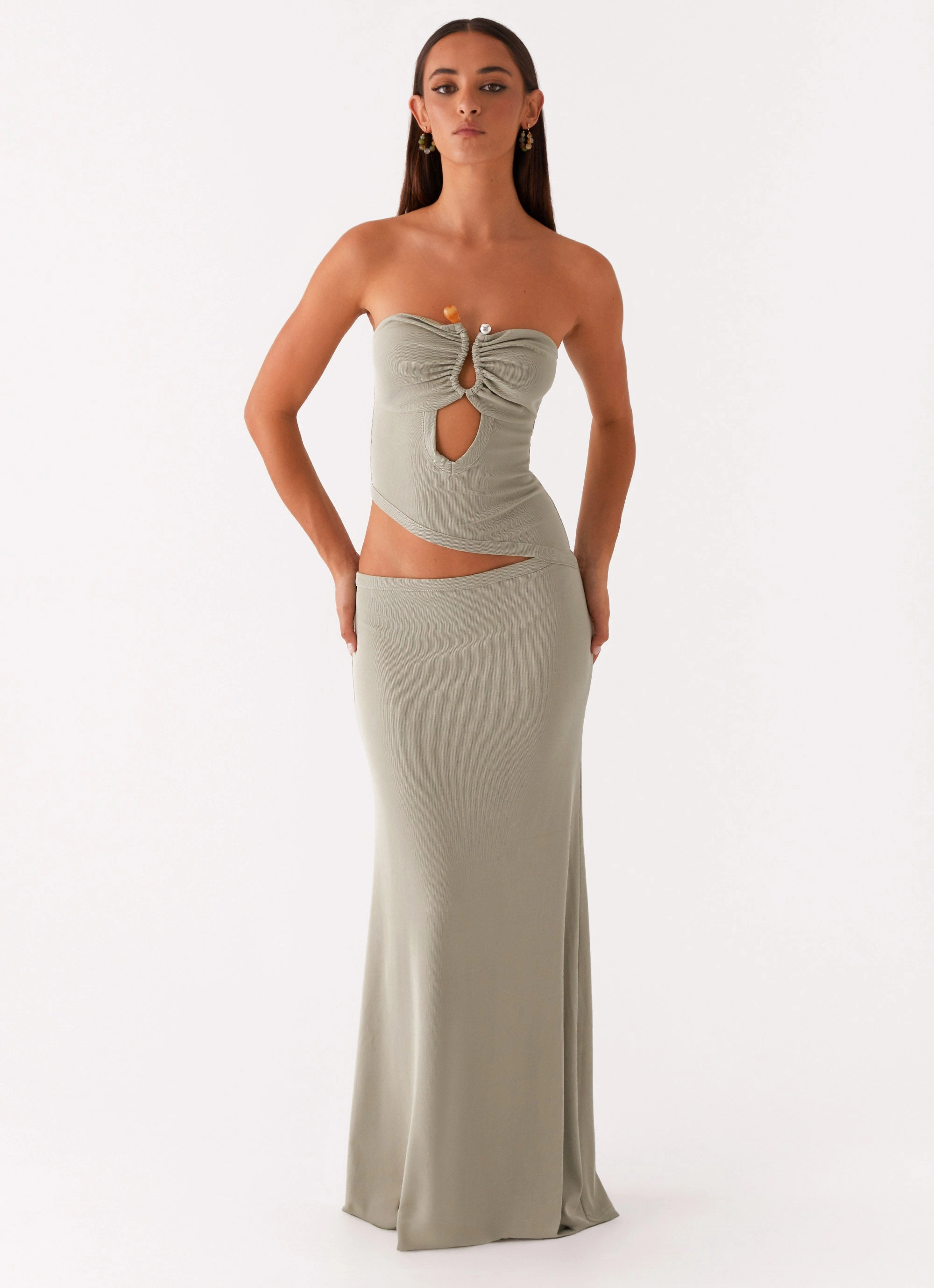 Comfy Shape Flexible Cut Wild Roses Maxi Dress - Sage