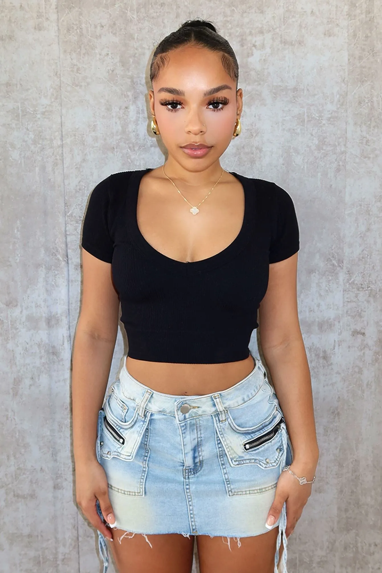 Casual Sweater ThermalRegulation Elnora Ribbed V Neck Short Sleeve Top